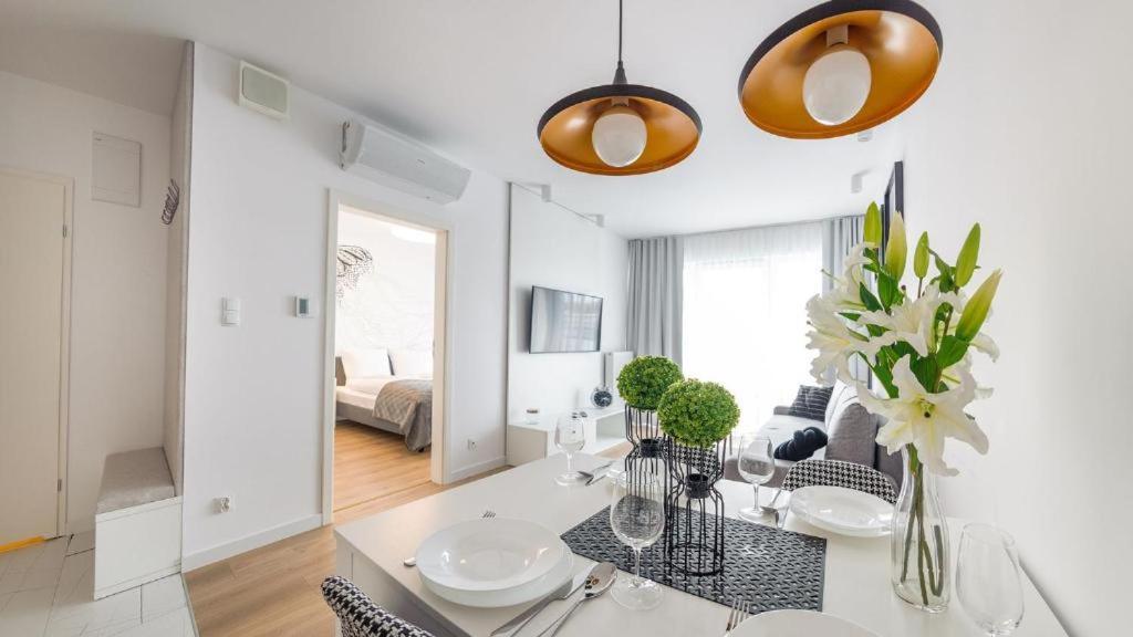 Apartamenty Kasprowicza 20A Klimatyzacja Basen Fintess Sauny Parking Bawialnia Zmywarkataras Wysoki Standard W Pelni Wyposazony Kolobrzeg Ngoại thất bức ảnh